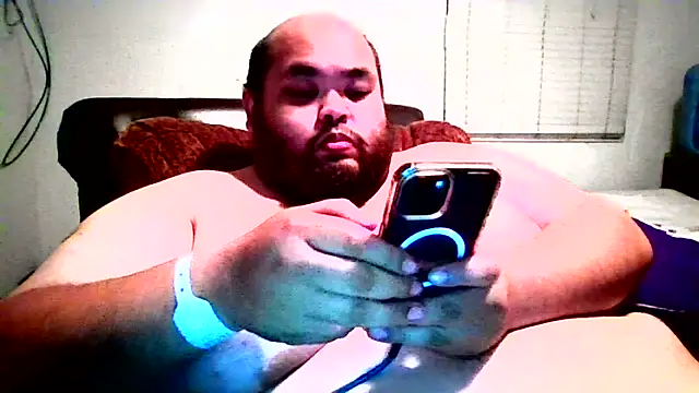 Snapshot of Pantychubs69 chatting on 11/19/25, 04:45 Pantychubs69 online show from 11/19/25, 04:45