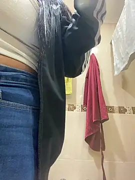 Fancyxlove online show from 10/27/25, 12:42