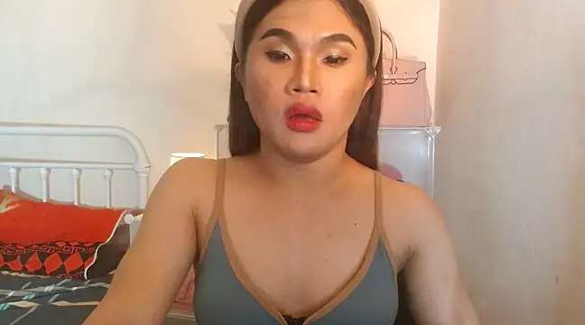 Snapshot of JustineBIGCUM chatting on 02/10/25, 01:11 JustineBIGCUM online show from 02/10/25, 01:11