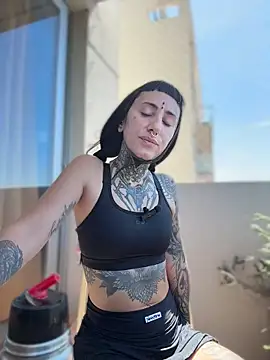 Snapshot of samisamsx chatting on 12/17/25, 05:41 samisamsx online show from 12/17/25, 05:41