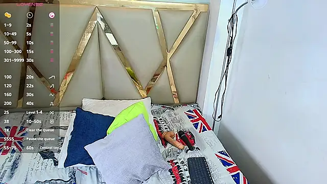 Snapshot of myblackdoope chatting on 02/25/25, 04:10 myblackdoope online show from 02/25/25, 04:10