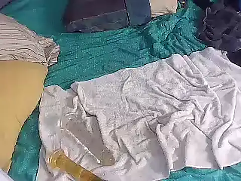 Snapshot of k-dong chatting on 12/20/24, 06:56 k-dong online show from 12/20/24, 06:56