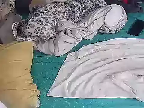 Snapshot of k-dong chatting on 12/21/24, 09:25 k-dong online show from 12/21/24, 09:25