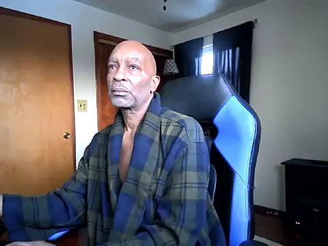 longdick4you8686 online show from 01/23/25, 12:52