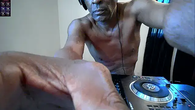 longdick4you8686 online show from 09/12/25, 09:59