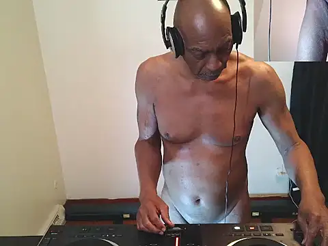 longdick4you8686 online show from 04/11/26, 12:26