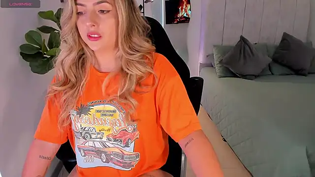 AmyWood online show from 02/25/26, 06:39