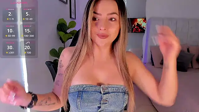 Snapshot of AmyWood chatting on 06/16/26, 03:14 AmyWood online show from 06/16/26, 03:14
