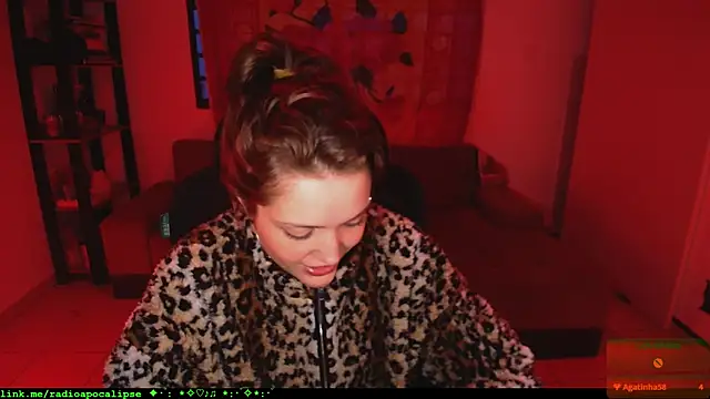 Snapshot of mskuddo chatting on 10/31/25, 09:27 mskuddo online show from 10/31/25, 09:27