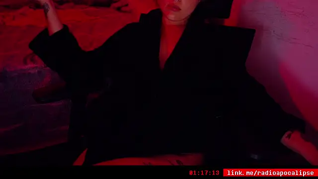 Snapshot of mskuddo chatting on 11/19/25, 10:43 mskuddo online show from 11/19/25, 10:43