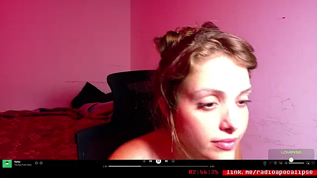 Snapshot of mskuddo chatting on 11/22/25, 10:53 mskuddo online show from 11/22/25, 10:53