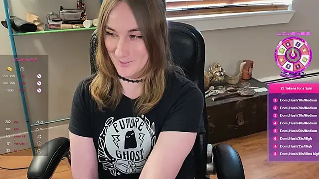 luluvaladon online show from 02/05/25, 11:06