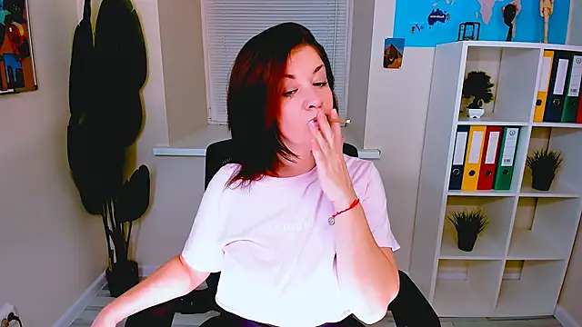 Snapshot of AnaMills chatting on 11/06/25, 10:38 AnaMills online show from 11/06/25, 10:38