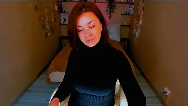 Snapshot of AnaMills chatting on 11/15/25, 10:12 AnaMills online show from 11/15/25, 10:12