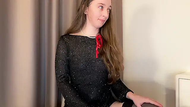 ShySchoolGirl online show from 12/20/25, 10:39