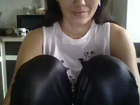 Snapshot of Katesweetkate chatting on 12/16/24, 01:32 Katesweetkate online show from 12/16/24, 01:32