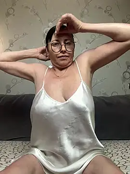 Amberhotqueen online show from 07/21/26, 08:05