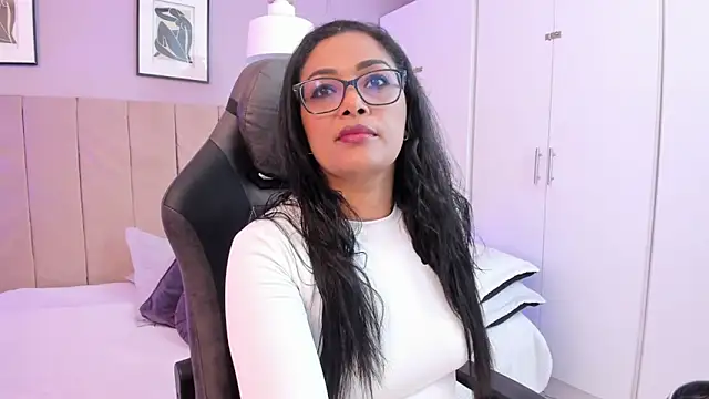 Inndrahot online show from 02/12/25, 03:18