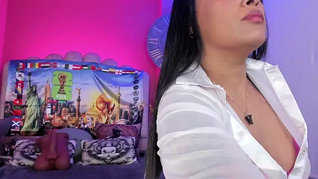 Inndrahot online show from 07/17/26, 03:35