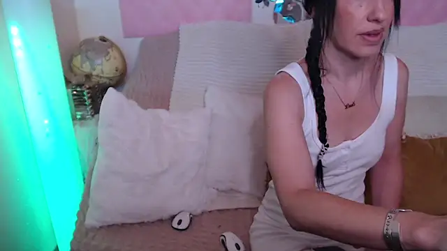 -carla- online show from 10/30/25, 03:13