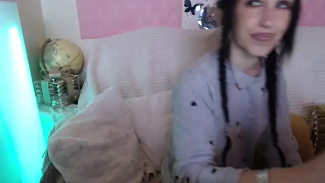 Snapshot of -carla- chatting on 06/11/26, 05:38 -carla- online show from 06/11/26, 05:38
