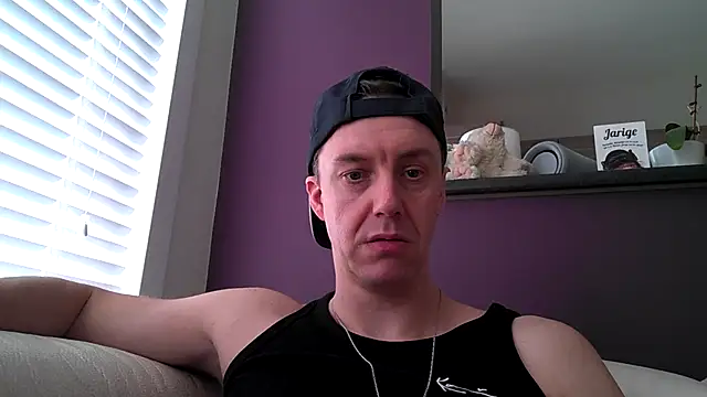 Snapshot of ploki2180 chatting on 03/09/25, 11:36 ploki2180 online show from 03/09/25, 11:36