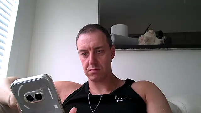 Snapshot of ploki2180 chatting on 12/14/25, 10:20 ploki2180 online show from 12/14/25, 10:20