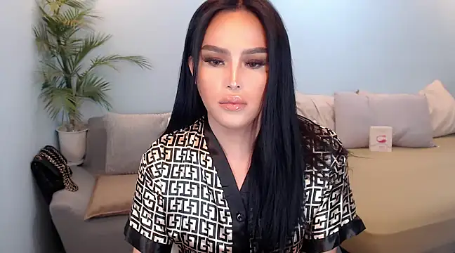 Snapshot of PrettyWomanxxx chatting on 02/15/25, 10:31 PrettyWomanxxx online show from 02/15/25, 10:31