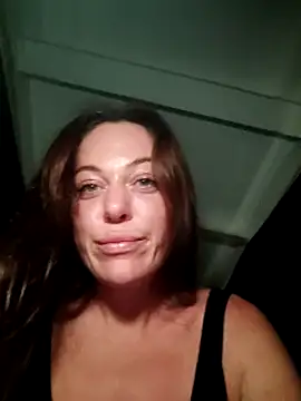 Snapshot of LilliThelo chatting on 03/01/25, 10:02 LilliThelo online show from 03/01/25, 10:02