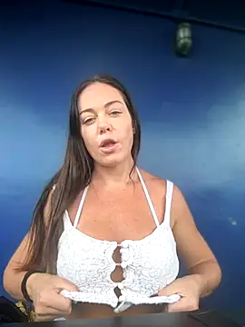 Snapshot of LilliThelo chatting on 11/18/25, 03:34 LilliThelo online show from 11/18/25, 03:34