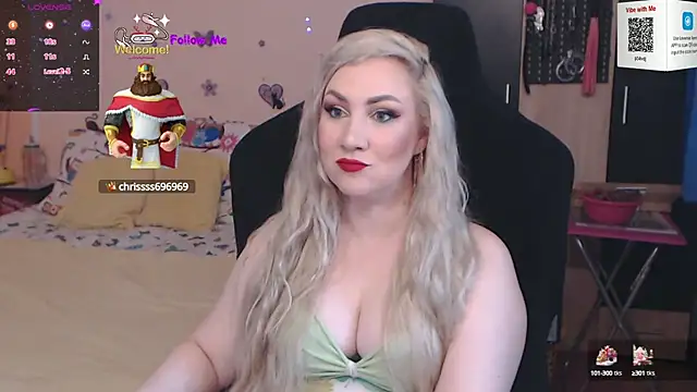 Snapshot of MissLexyGold chatting on 01/01/25, 12:44 MissLexyGold online show from 01/01/25, 12:44