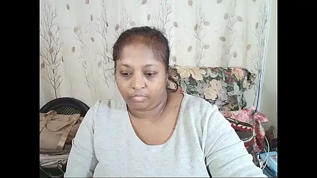 Snapshot of Indiantasha chatting on 06/25/26, 04:22 Indiantasha online show from 06/25/26, 04:22