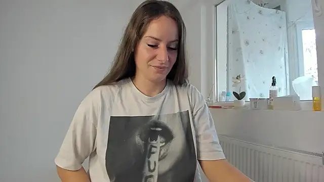 Snapshot of DiamondKay chatting on 11/26/25, 09:32 DiamondKay online show from 11/26/25, 09:32