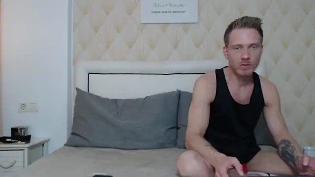 Snapshot of JessicaSteve chatting on 02/19/26, 04:03 JessicaSteve online show from 02/19/26, 04:03