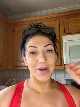 LittleMissEeve online show from 04/12/26, 04:56