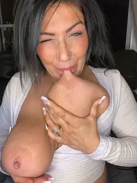 LittleMissEeve online show from 04/18/26, 01:31