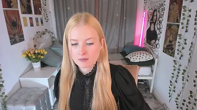 Laly Peach online show from 11/11/25, 03:56