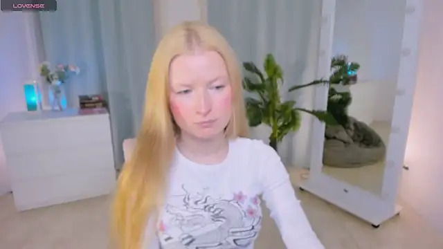 Laly Peach online show from 05/30/26, 07:16