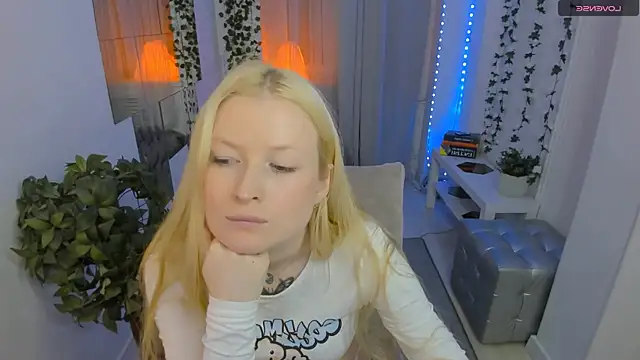 Laly Peach online show from 06/03/26, 02:33