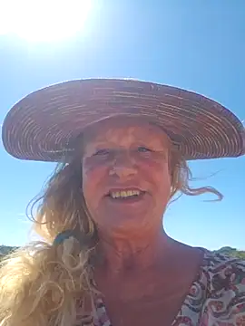 Snapshot of THESensualhorny chatting on 03/31/26, 01:22 THESensualhorny online show from 03/31/26, 01:22