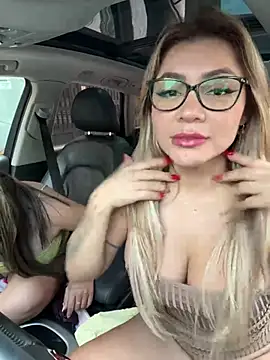 Snapshot of DIANITA_1988 chatting on 12/23/24, 06:16 DIANITA 1988 online show from 12/23/24, 06:16