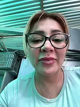 Snapshot of DIANITA_1988 chatting on 12/31/24, 05:29 DIANITA 1988 online show from 12/31/24, 05:29