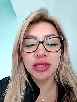 Snapshot of DIANITA_1988 chatting on 02/08/25, 02:49 DIANITA 1988 online show from 02/08/25, 02:49