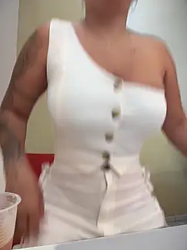 Snapshot of DIANITA_1988 chatting on 02/18/25, 05:21 DIANITA 1988 online show from 02/18/25, 05:21