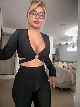 Snapshot of DIANITA_1988 chatting on 09/08/25, 06:29 DIANITA 1988 online show from 09/08/25, 06:29