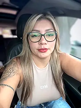 Snapshot of DIANITA_1988 chatting on 09/09/25, 06:07 DIANITA 1988 online show from 09/09/25, 06:07