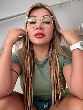 Snapshot of DIANITA_1988 chatting on 09/14/25, 04:28 DIANITA 1988 online show from 09/14/25, 04:28