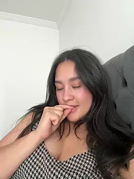 Nina lovi online show from 12/08/24, 09:30