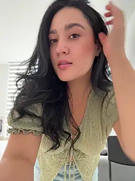 Nina lovi online show from 06/30/26, 05:47