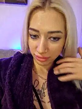 Snapshot of Fuck-Gina chatting on 02/18/25, 01:21 Fuck-Gina online show from 02/18/25, 01:21